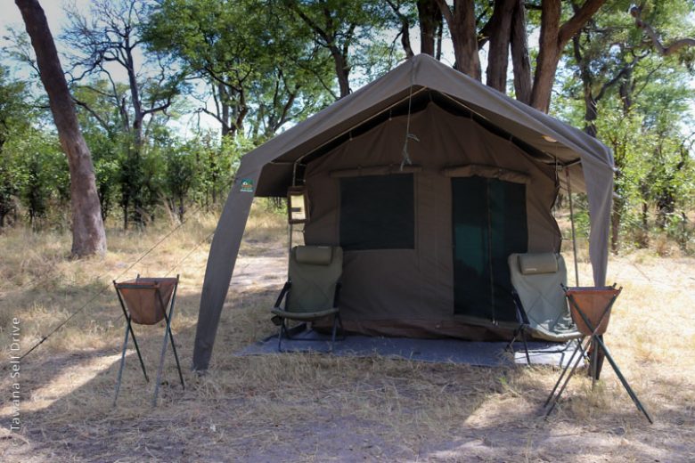 Safari mobile au Botswana : tente de safari aménagée