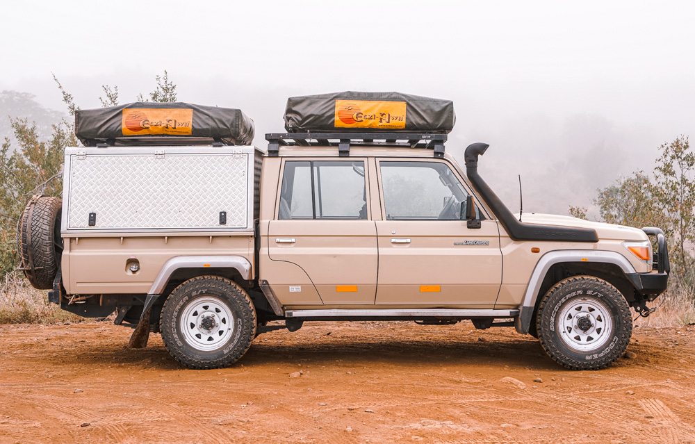 Safari self-drive : Land Cruiser équipé camping avec tentes de toit, Botswana